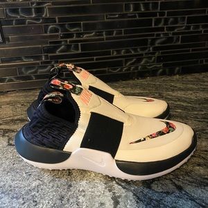 Nike nitroflo vintage floral youth 6.5